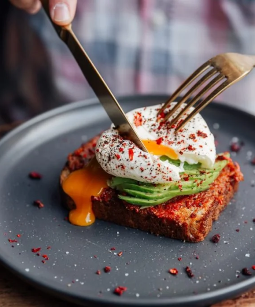 7 Formas Saudáveis e 7 Riscos de Comer Ovos