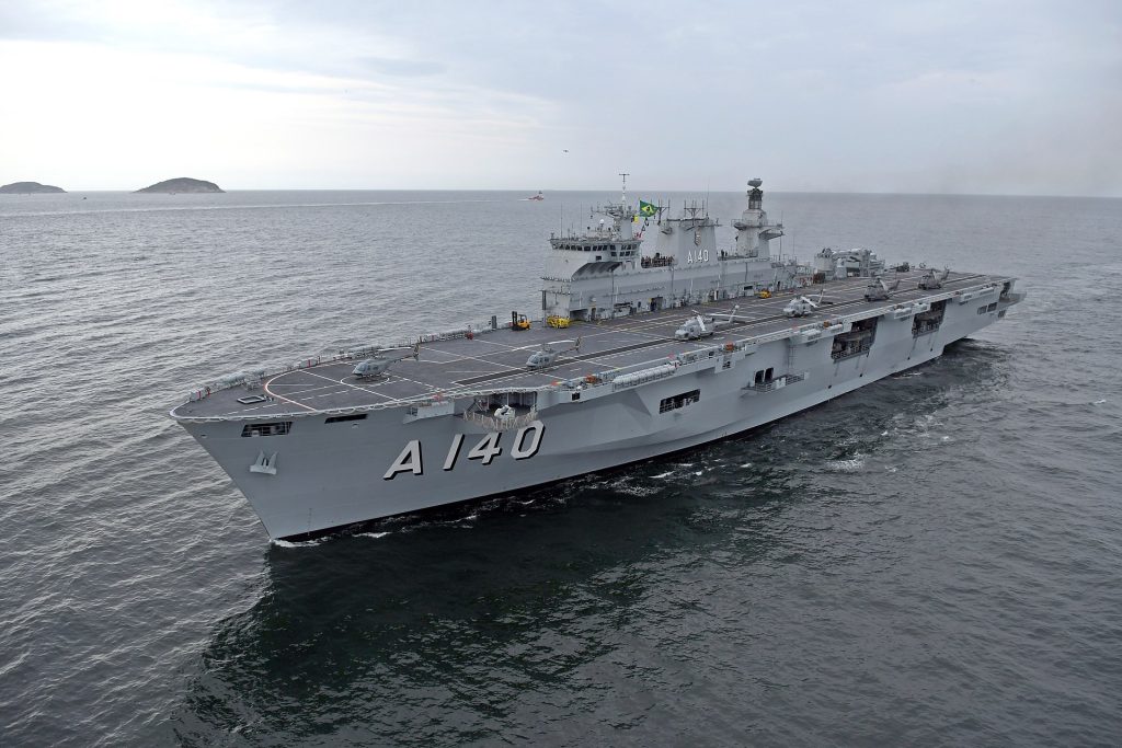navio NAM Atlântico da Marinha do Brasil em operação no Atlântico Sul