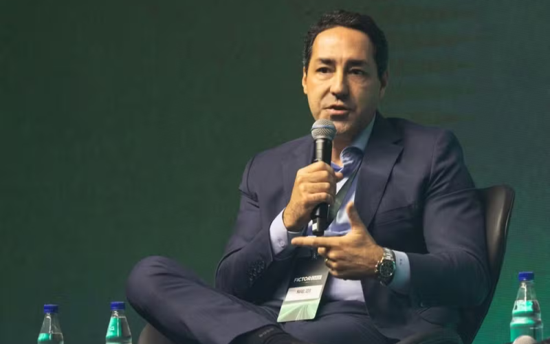 Esquema Bilionário: Como Empresas de Fachada e Facções Criminosas Fraudaram Bancos no Brasil