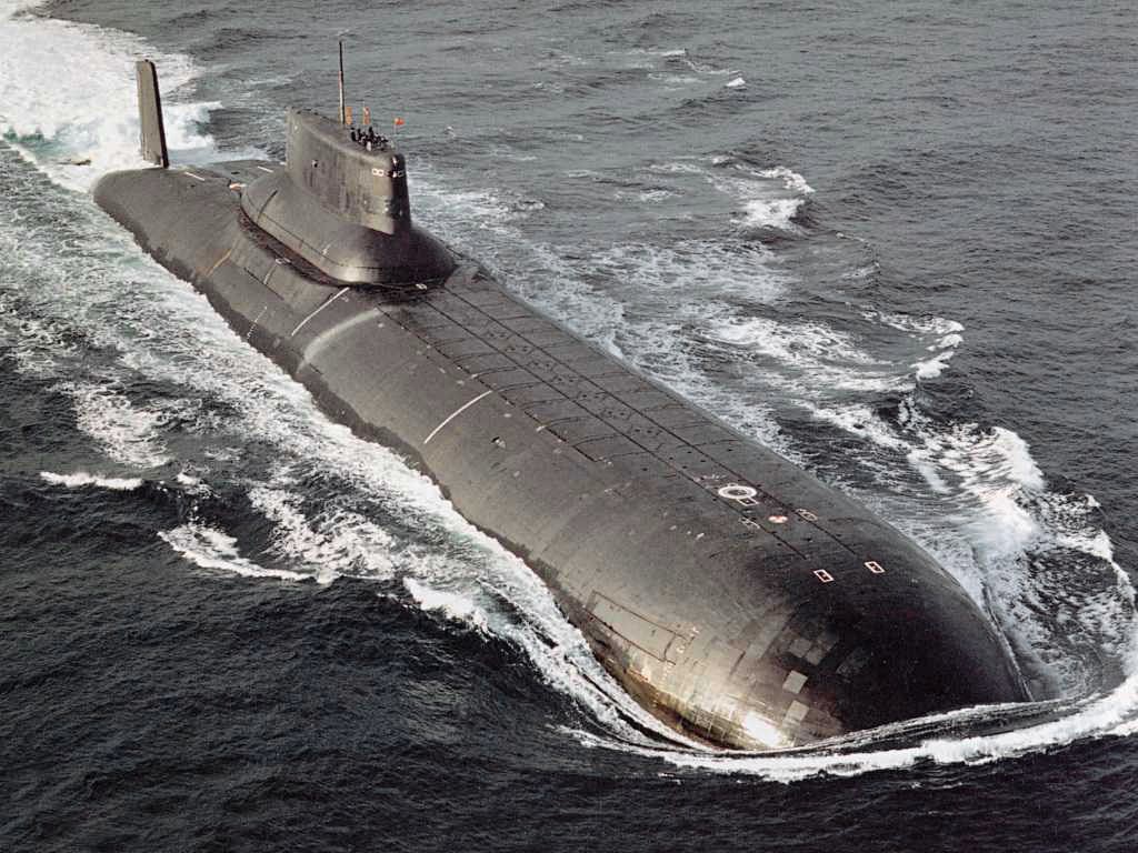 submarino Typhoon o maior submarino do mundo em operação submersa