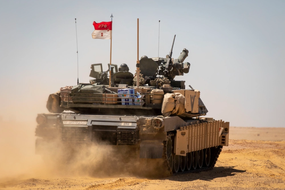 armas pesadas:Tanque de batalha M1A2 Abrams do Exército dos Estados Unidos