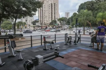 Academia ao ar livre em São Paulo: sucesso popular expõe lacunas graves de segurança e saúde