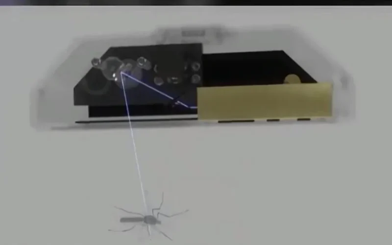 Dispositivo Photon Matrix disparando laser contra mosquito em voo — sistema LiDAR antimosquito
