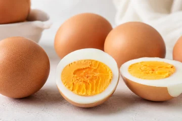 Comer 2 ovos por dia é saudável? Estudos revelam resultados inesperados
