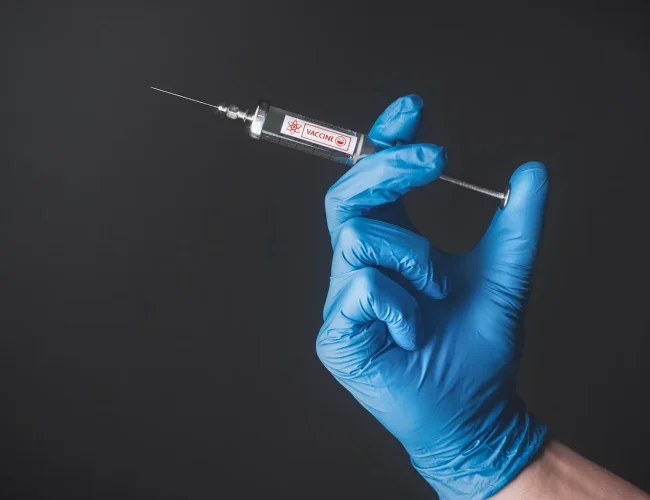 Vacina contra dengue do Butantan é suspensa após 2 mortes: o que se sabe até agora