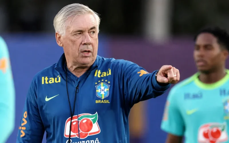 Carlo Ancelotti comanda treino da Seleção Brasileira