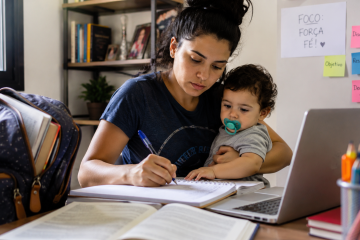 Evasão escolar entre estudantes com filhos: por que mais da metade abandona os estudos no Brasil